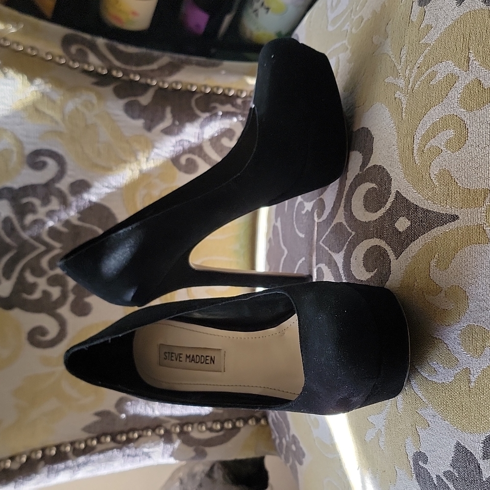 STEVE MADDEN Black Brushed Suede Platforms